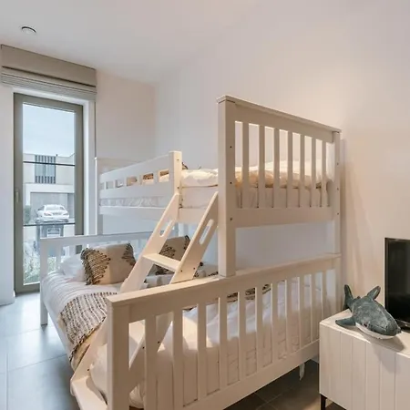 Brand New Pet Friendly With Parking