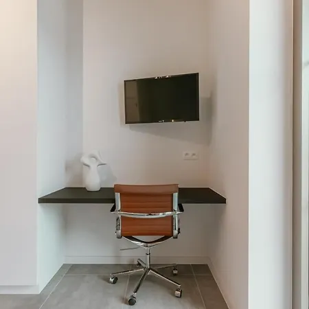 Brand New Pet Friendly With Parking Apartment